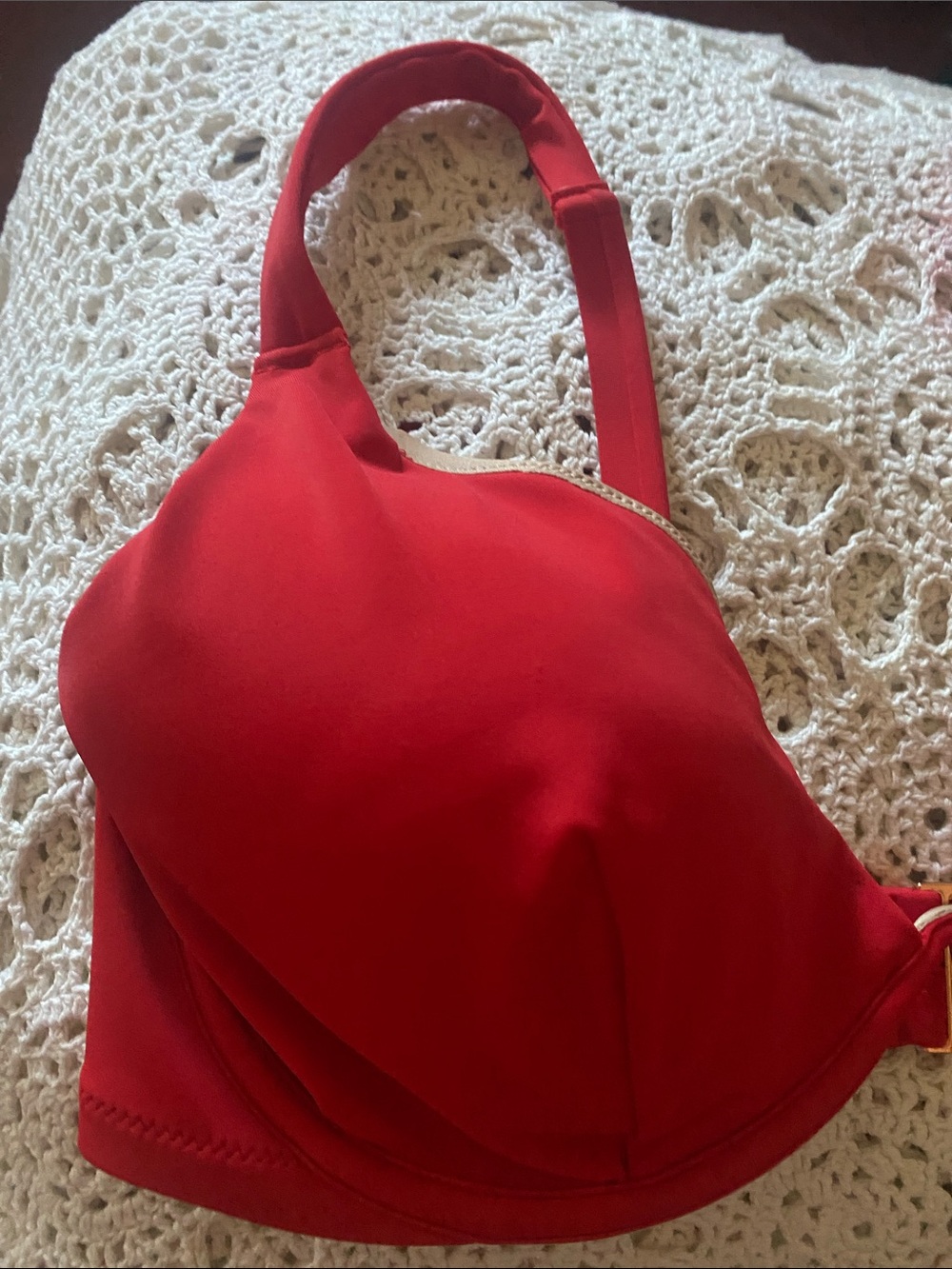 Shade & Shore Red Padded Bikini Top size 38DD This bra has underwire.